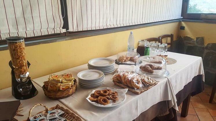 Santa Lucia del Mela La Pergola Appartamenti المظهر الخارجي الصورة