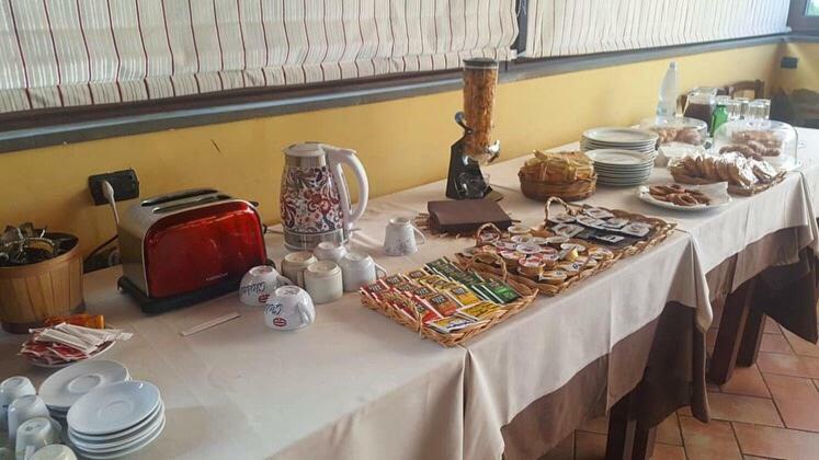 Santa Lucia del Mela La Pergola Appartamenti المظهر الخارجي الصورة